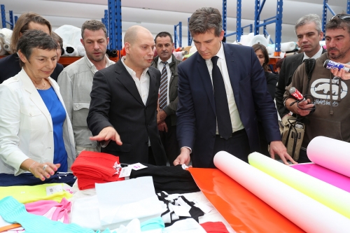Arnaud Montebourg inaugure l'usine du couturier Courreges a Pau
