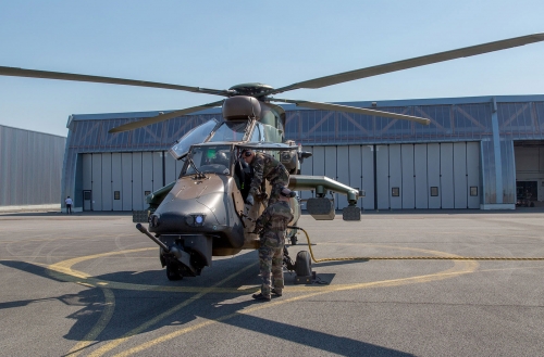 5e Régiment d'Hélicoptères de Combat à Pau.